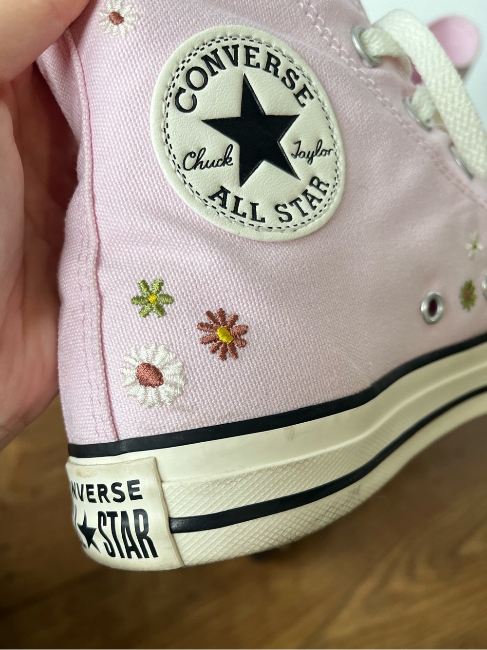 Converse Chuck Taylor All Star Embroidered Florals - Women’s size 7 - Picture 9 of 11